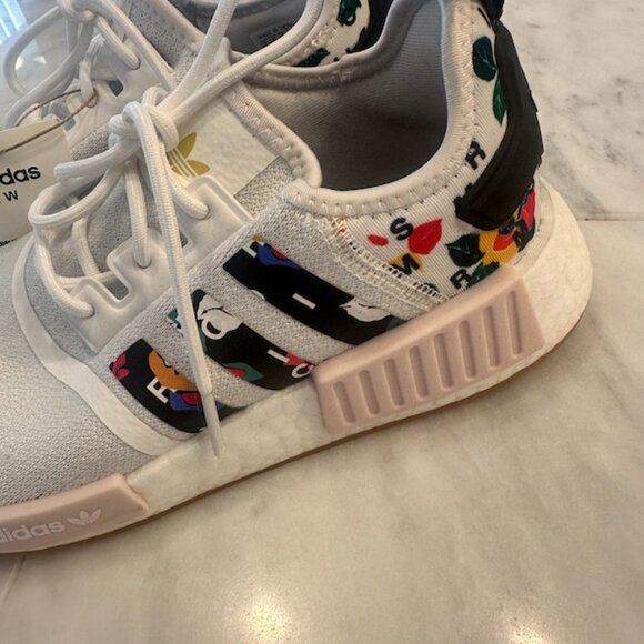 New Adidas White Runner - Picture 2 of 5